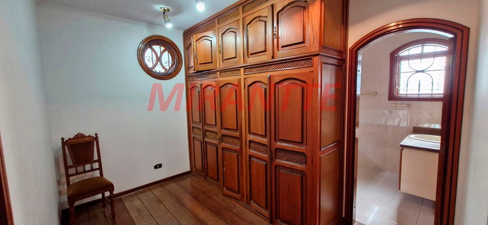 Cond. fechado de 800m² com 4 quartos em Serra Da Cantareira