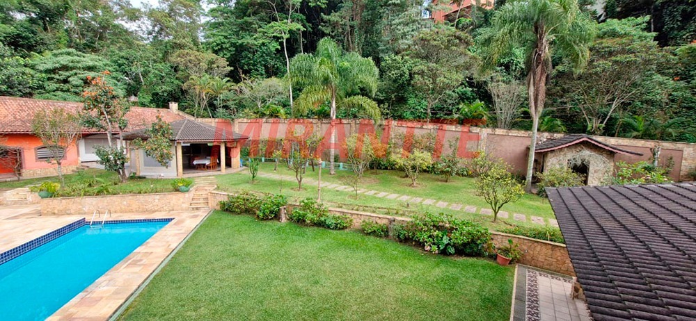 Cond. fechado de 800m² com 4 quartos em Serra Da Cantareira