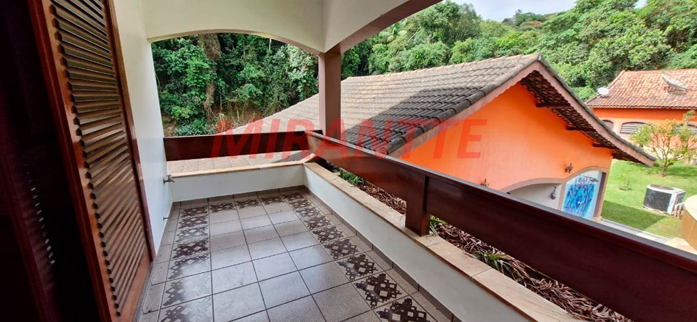 Cond. fechado de 800m² com 4 quartos em Serra Da Cantareira