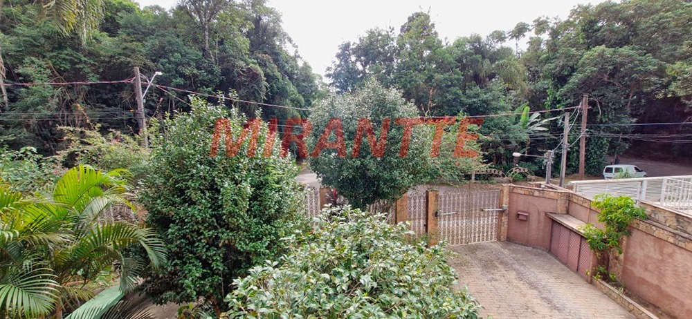 Cond. fechado de 800m² com 4 quartos em Serra Da Cantareira