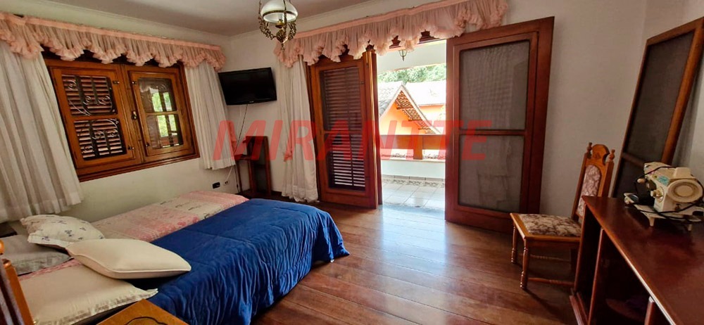 Cond. fechado de 800m² com 4 quartos em Serra Da Cantareira