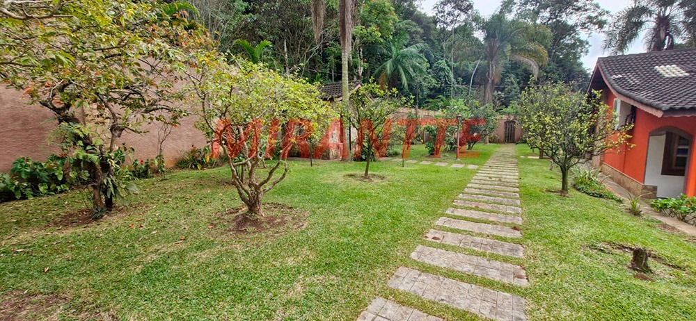 Cond. fechado de 800m² com 4 quartos em Serra Da Cantareira