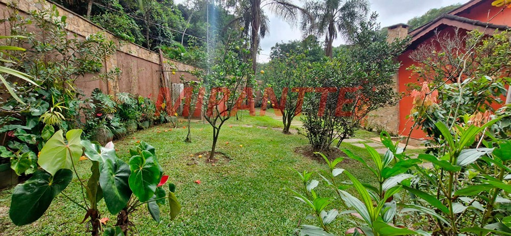 Cond. fechado de 800m² com 4 quartos em Serra Da Cantareira