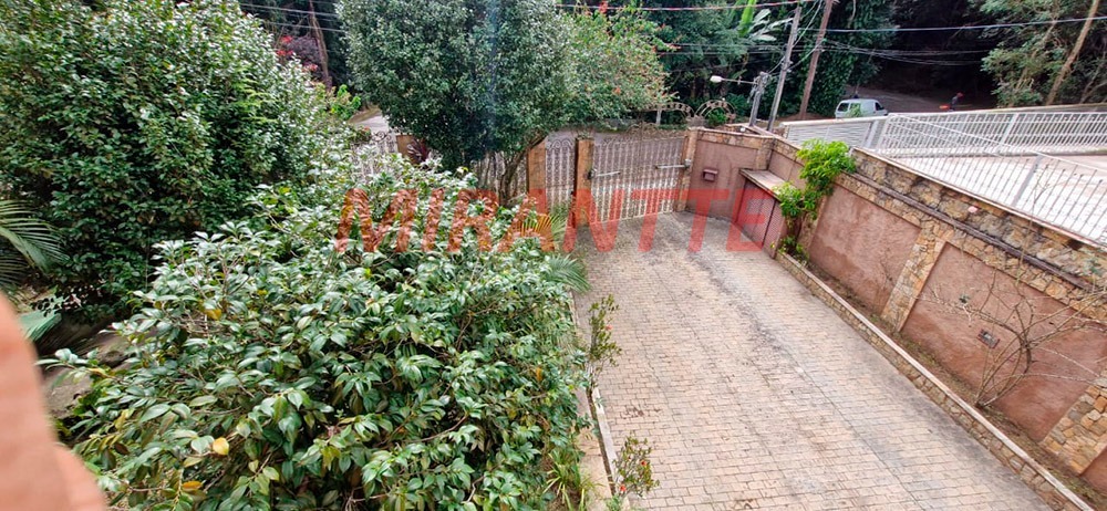 Cond. fechado de 800m² com 4 quartos em Serra Da Cantareira