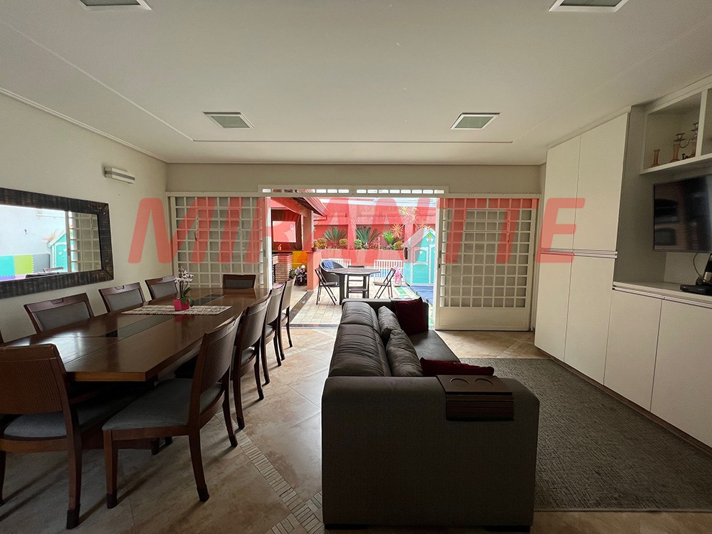 Sobrado de 316m² com 4 quartos em Lauzane Paulista