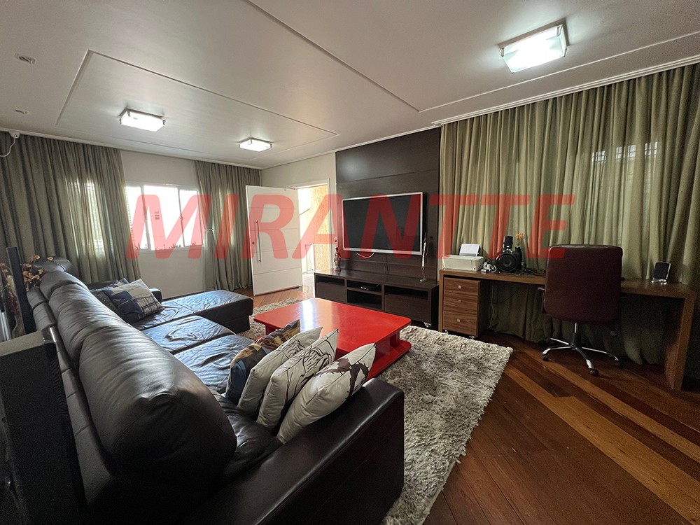 Sobrado de 316m² com 4 quartos em Lauzane Paulista