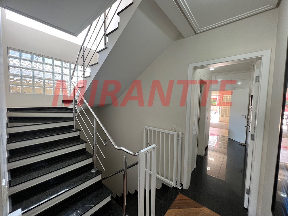 Sobrado de 316m² com 4 quartos em Lauzane Paulista