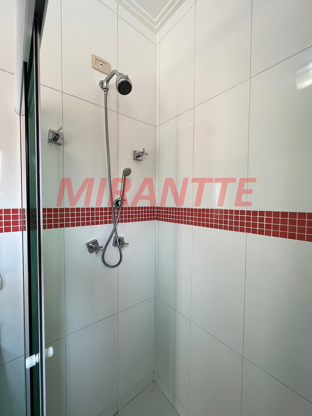 Sobrado de 316m² com 4 quartos em Lauzane Paulista
