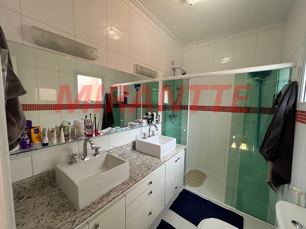 Sobrado de 316m² com 4 quartos em Lauzane Paulista