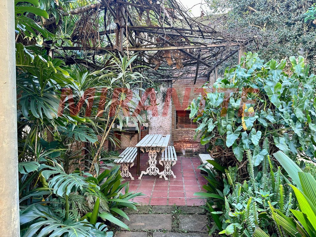 Sobrado de 297m² com 3 quartos em Jardim São Bento