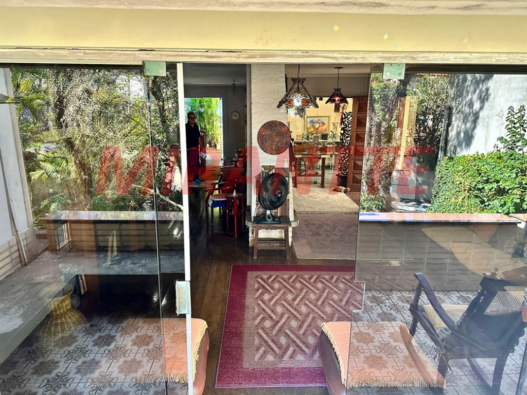 Sobrado de 297m² com 3 quartos em Jardim São Bento