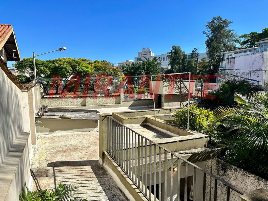 Sobrado de 297m² com 3 quartos em Jardim São Bento