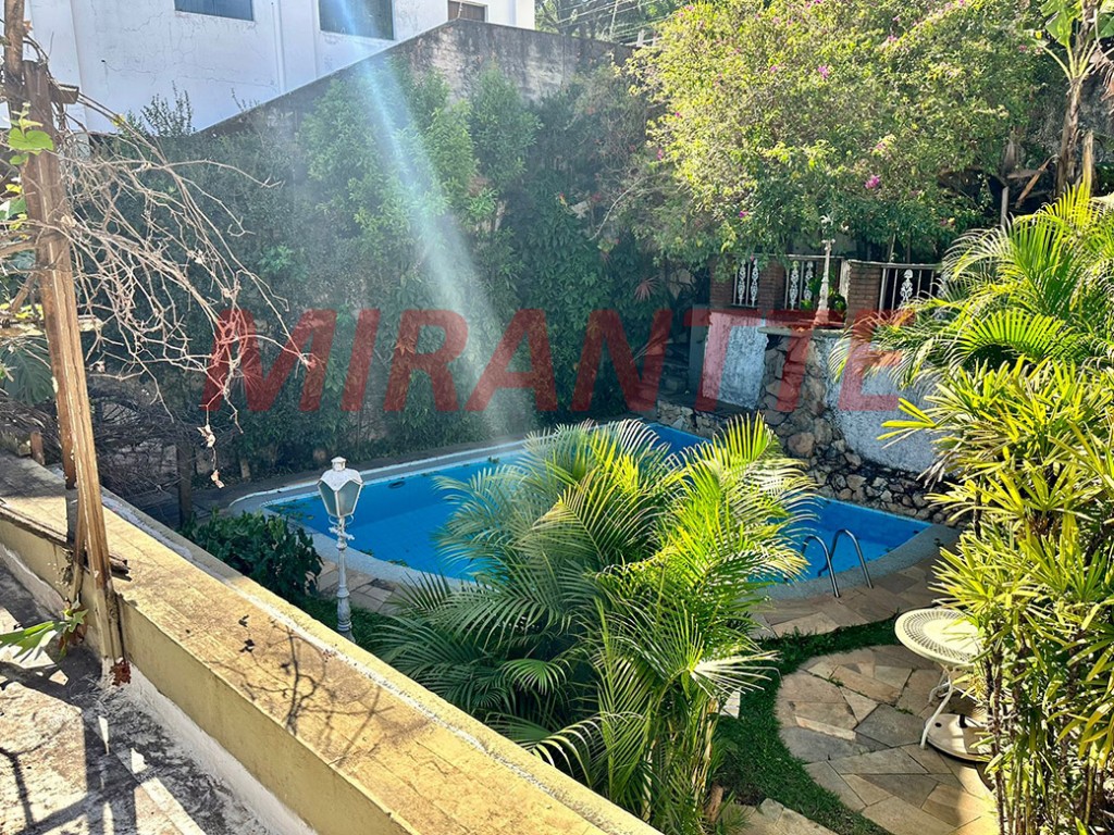 Sobrado de 297m² com 3 quartos em Jardim São Bento
