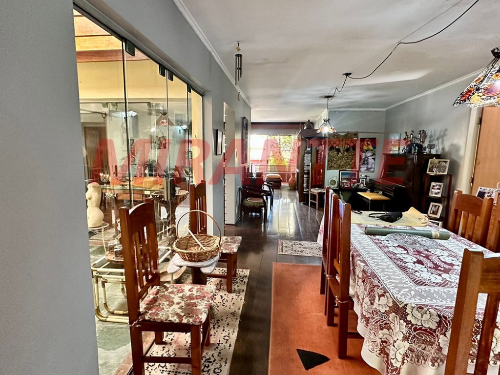 Sobrado de 297m² com 3 quartos em Jardim São Bento