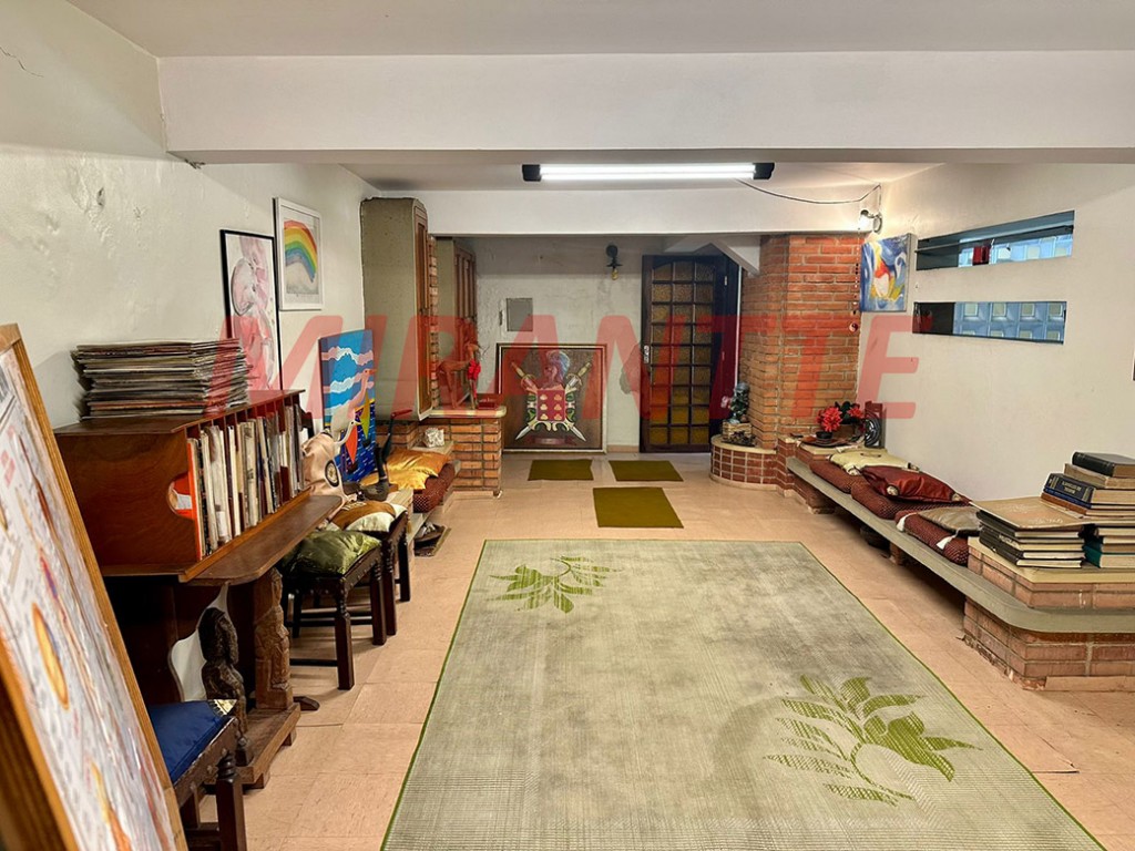 Sobrado de 297m² com 3 quartos em Jardim São Bento