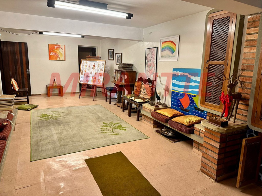 Sobrado de 297m² com 3 quartos em Jardim São Bento