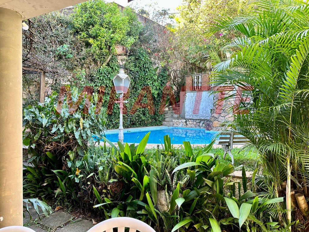Sobrado de 297m² com 3 quartos em Jardim São Bento