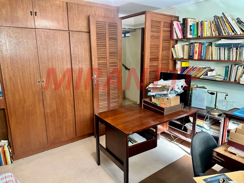 Sobrado de 297m² com 3 quartos em Jardim São Bento