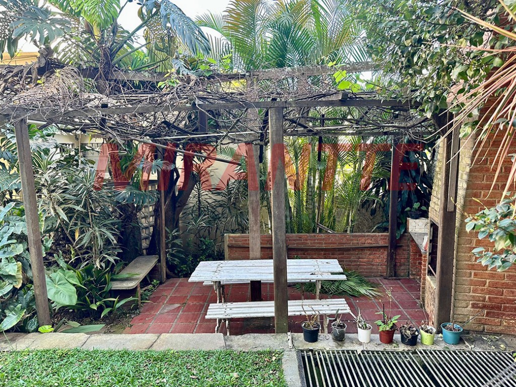 Sobrado de 297m² com 3 quartos em Jardim São Bento