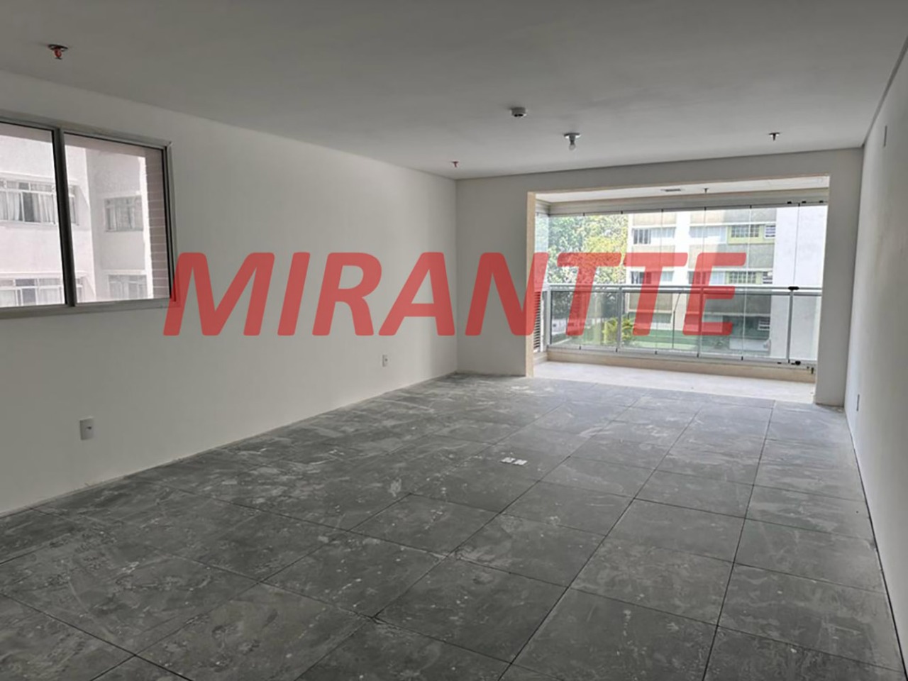 Conjunto comercial de 39.63m² em Santana