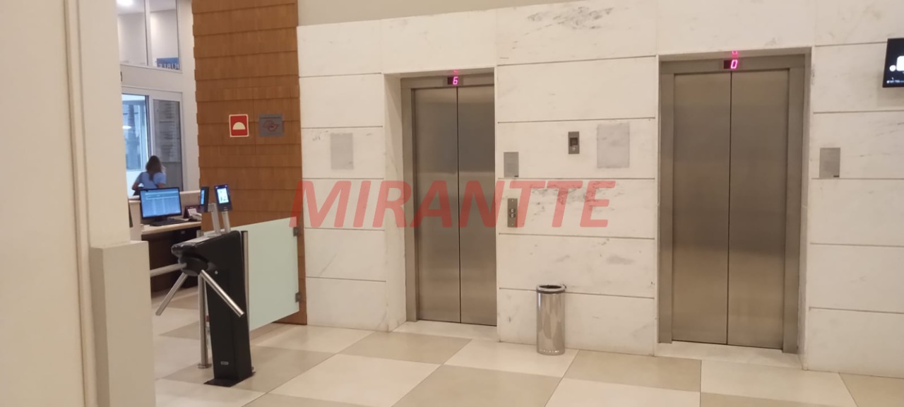 Conjunto comercial de 54.11m² em Santana