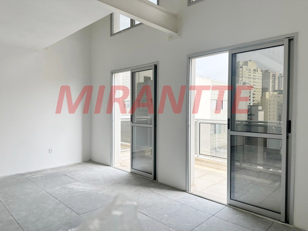 Conjunto comercial de 59.72m² em Santana