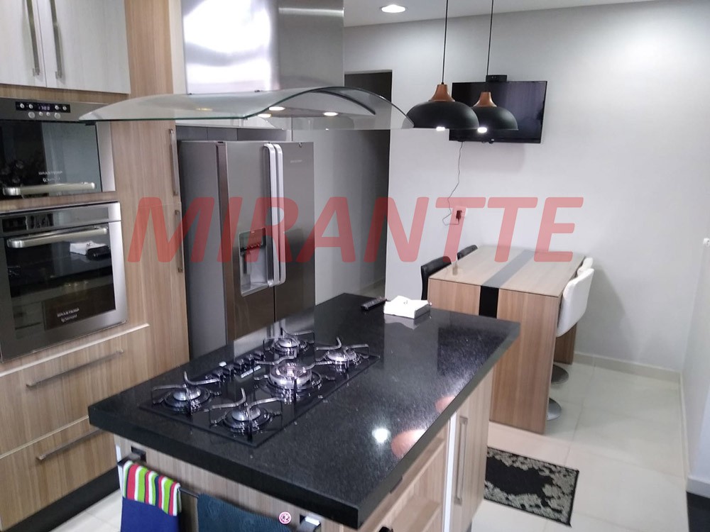 Sobrado de 190m² com 3 quartos em Vila Gustavo