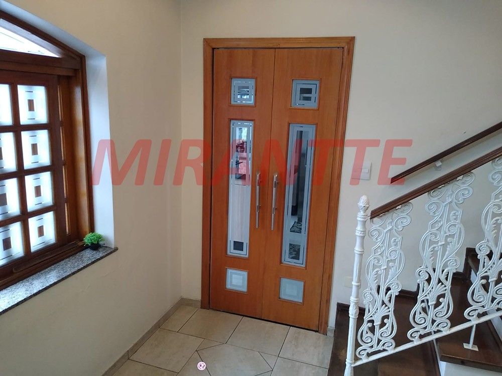 Sobrado de 190m² com 3 quartos em Vila Gustavo
