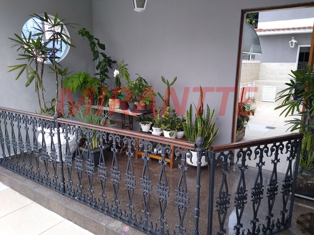 Sobrado de 190m² com 3 quartos em Vila Gustavo
