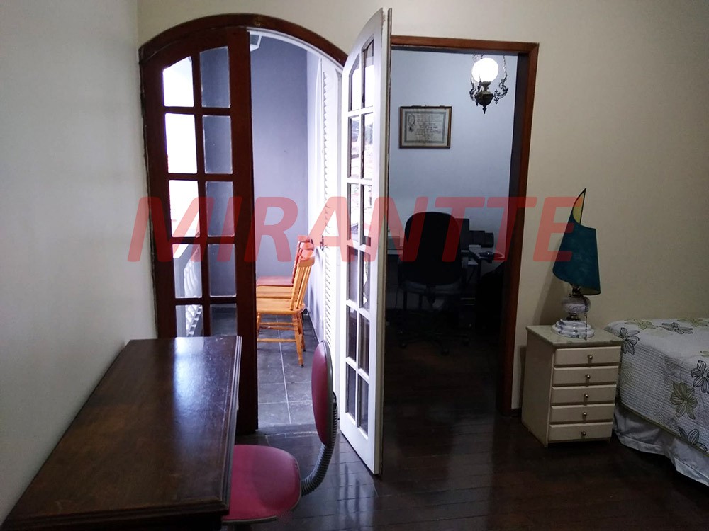 Sobrado de 190m² com 3 quartos em Vila Gustavo