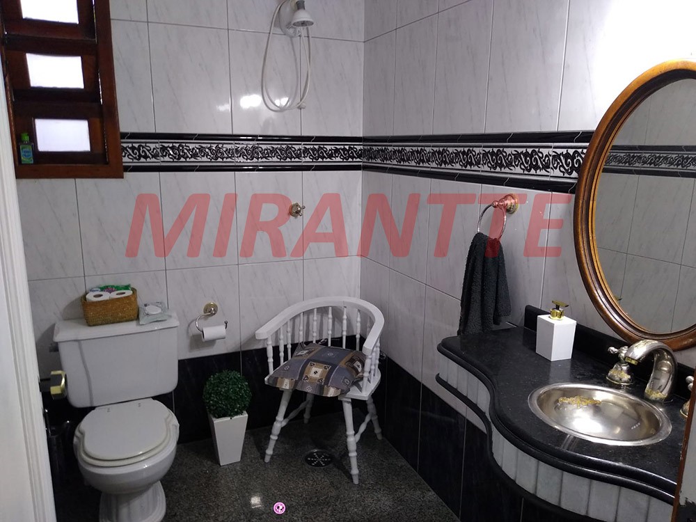 Sobrado de 190m² com 3 quartos em Vila Gustavo