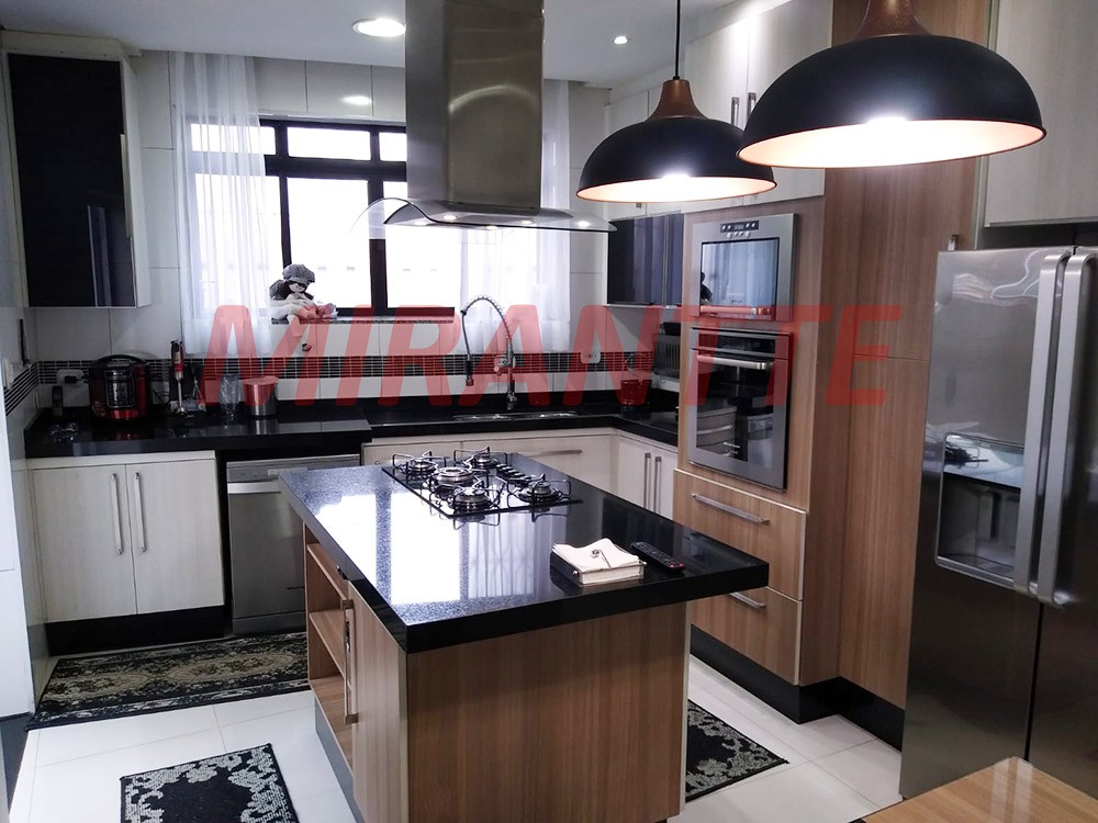Sobrado de 190m² com 3 quartos em Vila Gustavo