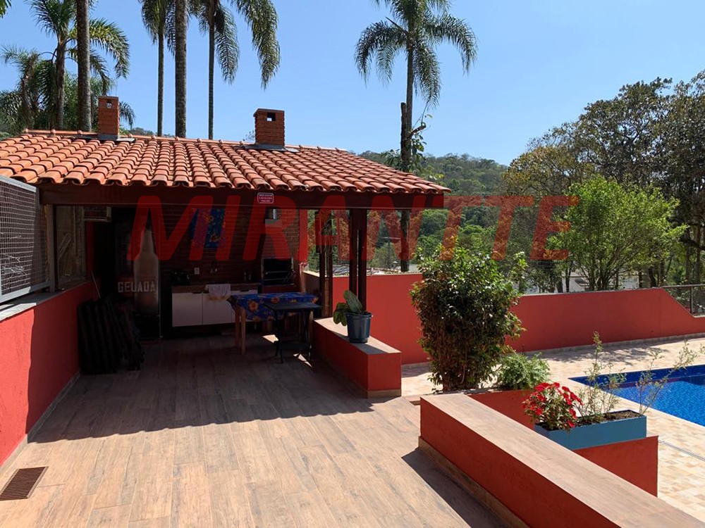 Sobrado de 400m² com 3 quartos em Serra Da Cantareira