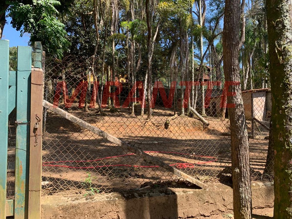 Sobrado de 400m² com 3 quartos em Serra Da Cantareira