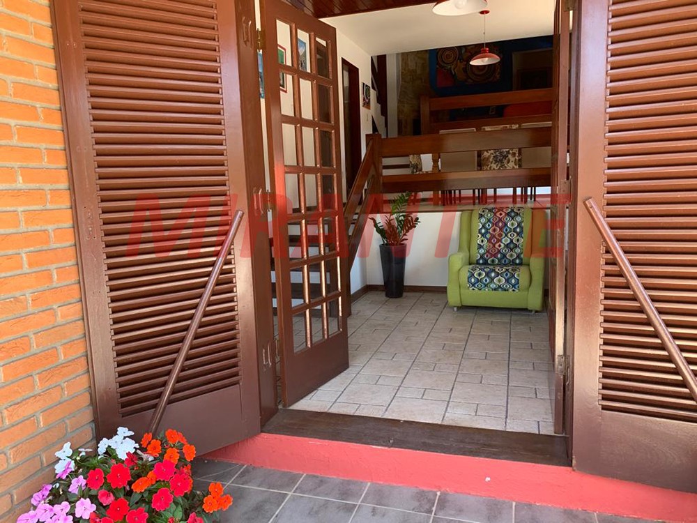 Sobrado de 400m² com 3 quartos em Serra Da Cantareira