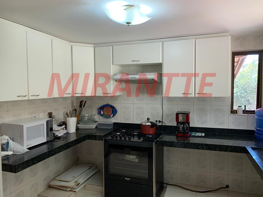 Sobrado de 400m² com 3 quartos em Serra Da Cantareira