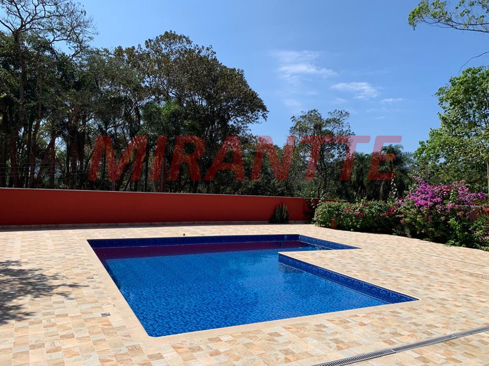 Sobrado de 400m² com 3 quartos em Serra Da Cantareira