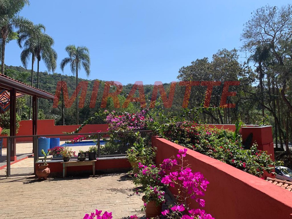 Sobrado de 400m² com 3 quartos em Serra Da Cantareira