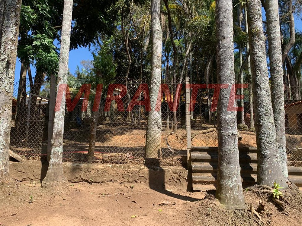 Sobrado de 400m² com 3 quartos em Serra Da Cantareira