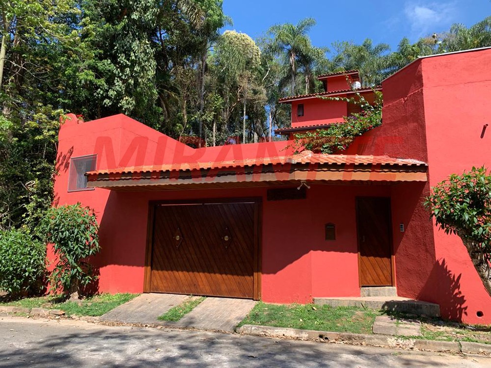 Sobrado de 400m² com 3 quartos em Serra Da Cantareira