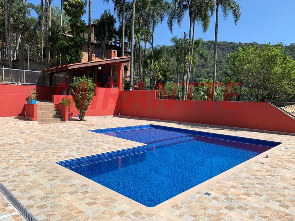 Sobrado de 400m² com 3 quartos em Serra Da Cantareira