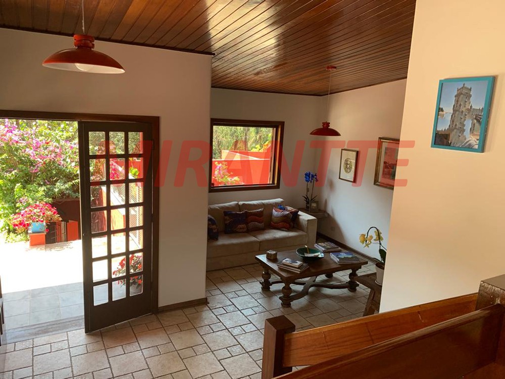Sobrado de 400m² com 3 quartos em Serra Da Cantareira