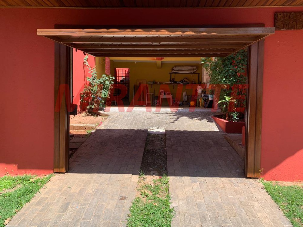 Sobrado de 400m² com 3 quartos em Serra Da Cantareira