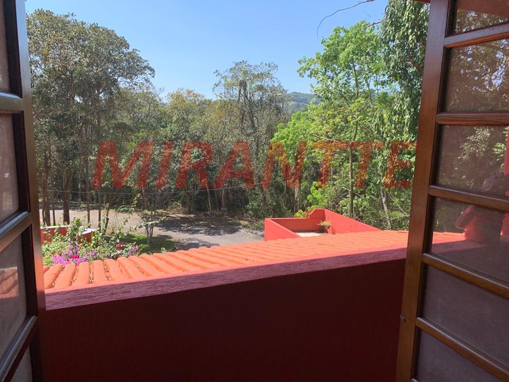 Sobrado de 400m² com 3 quartos em Serra Da Cantareira