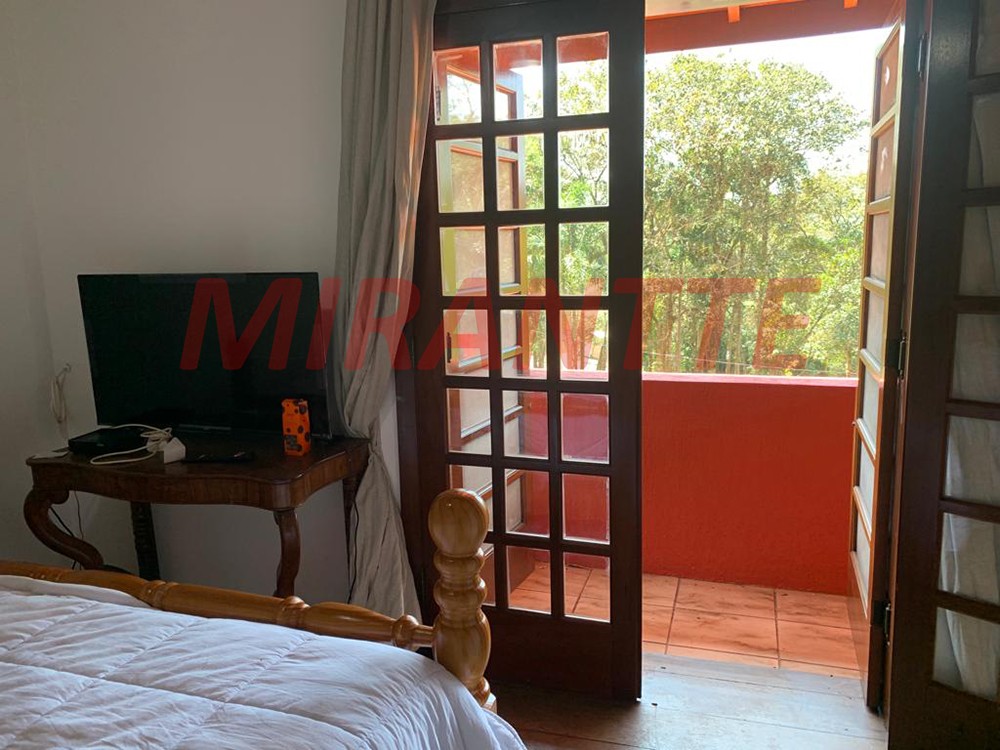 Sobrado de 400m² com 3 quartos em Serra Da Cantareira