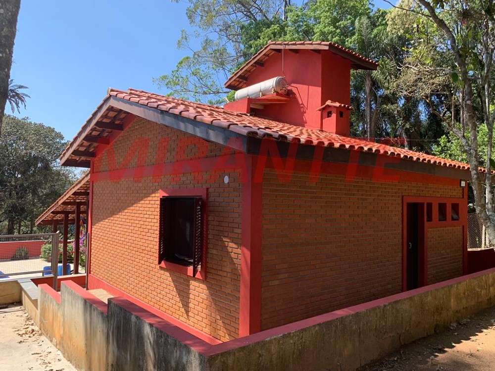 Sobrado de 400m² com 3 quartos em Serra Da Cantareira