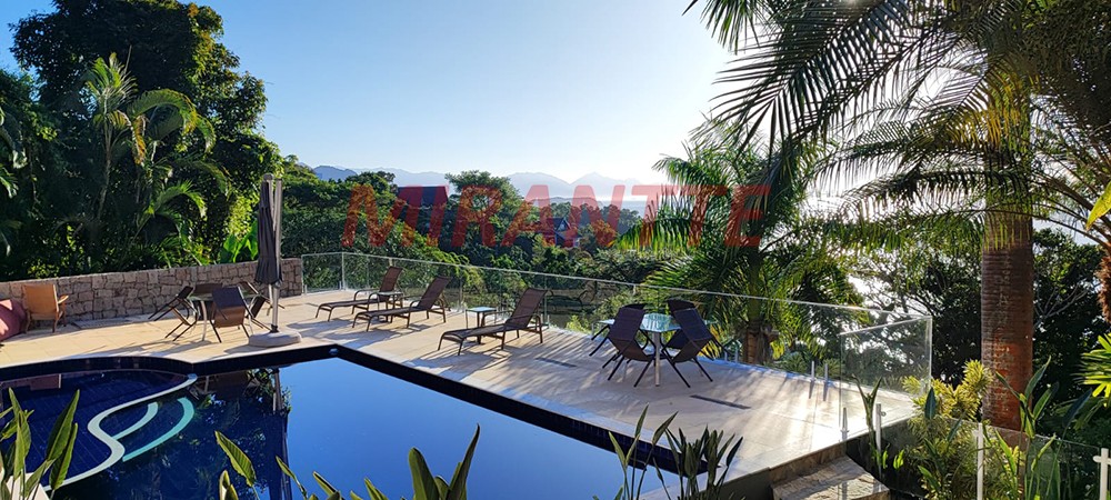 Sobrado de 550m² com 5 quartos em Toninhas