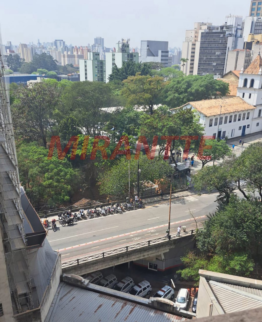 Conjunto comercial em Centro