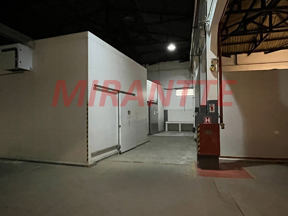 Comercial de 3363m² em Jaçana