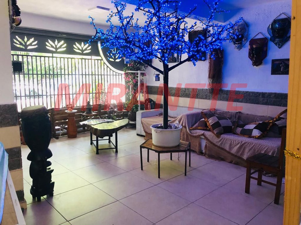 Sobrado de 260m² com 4 quartos em Parque Tiete